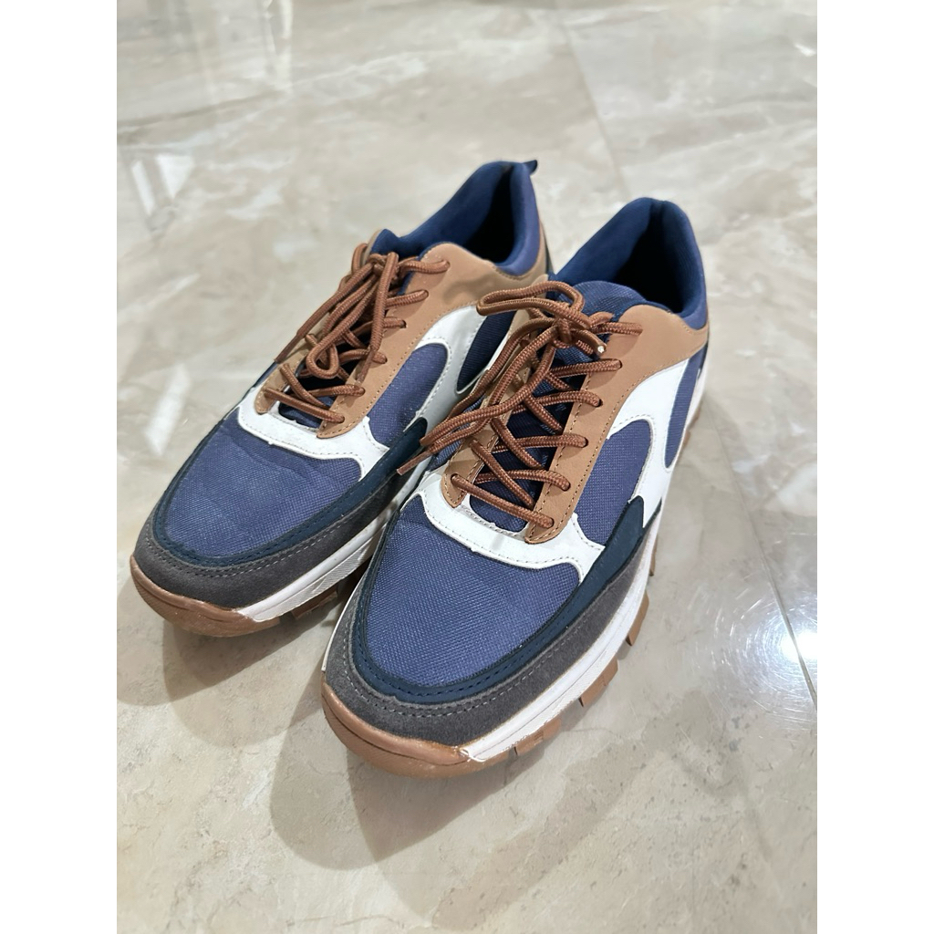 Sepatu Sneakers Pria Casual Manzone