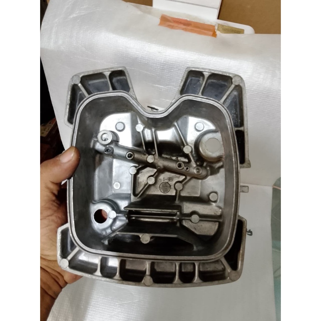 CRF 150 L / VERZA 150 COVER COMP CYLINDER HEAD  ORIGINAL HONDA
