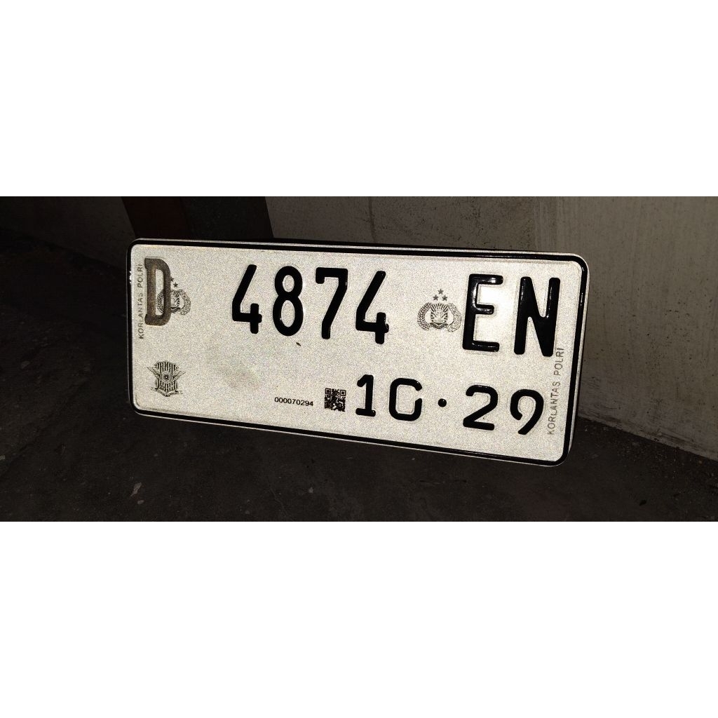Plat Nomor Motor reflektif bunglon