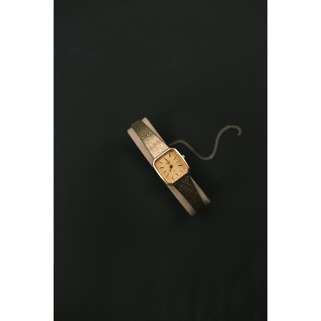 CITIZEN Square Gold - Vintage Luxury Preloved Watch