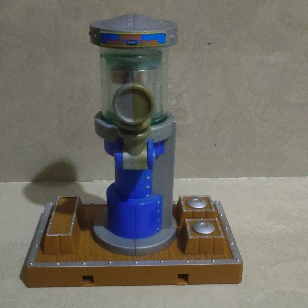 Thomas and Friends take n play water pump railway