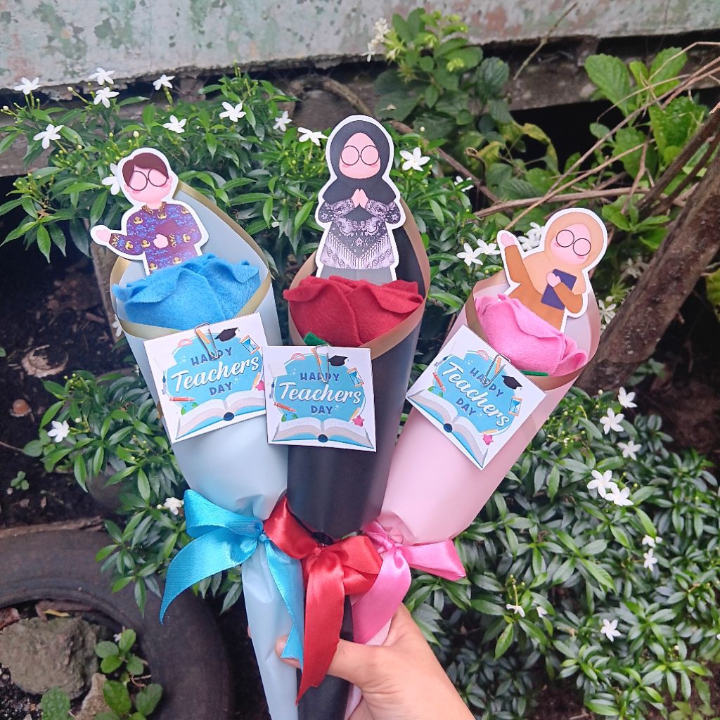 Buket Cone Bunga Hari Guru (Bunga+Topper Guru+kartu ucapan)