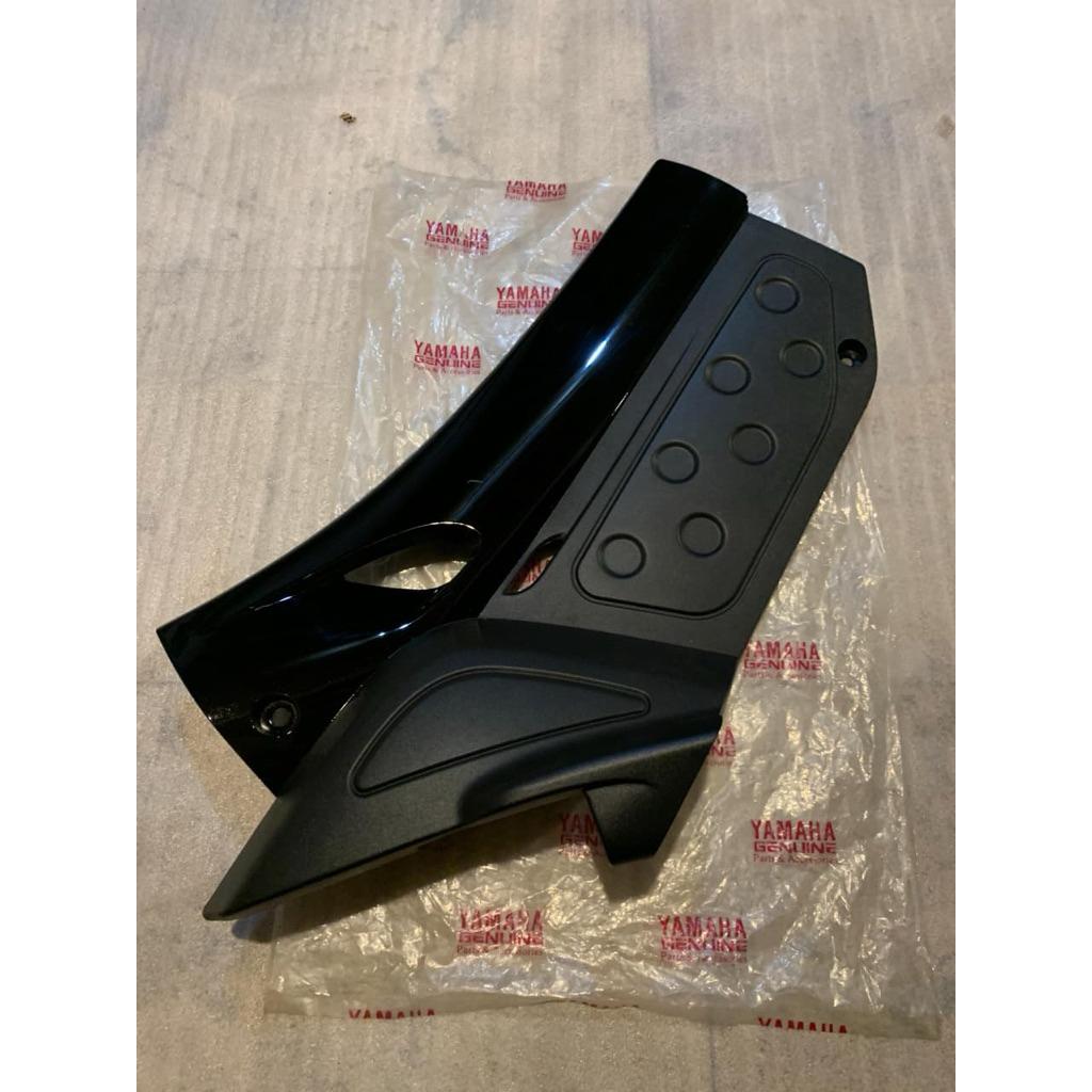 Tutup Aki hitam Kanan Nouvo Lele cover accu cover aki Kanan Nouvo Lele Hitam Original Yamaha