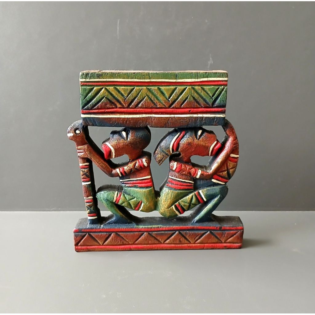 patung ukiran kayu Asmat