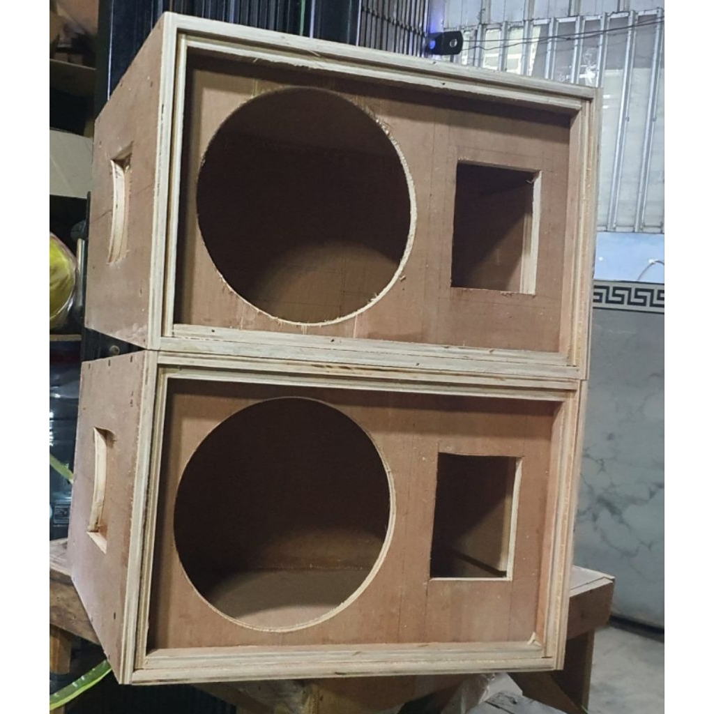 Box middle 12 inch sekrup+lem