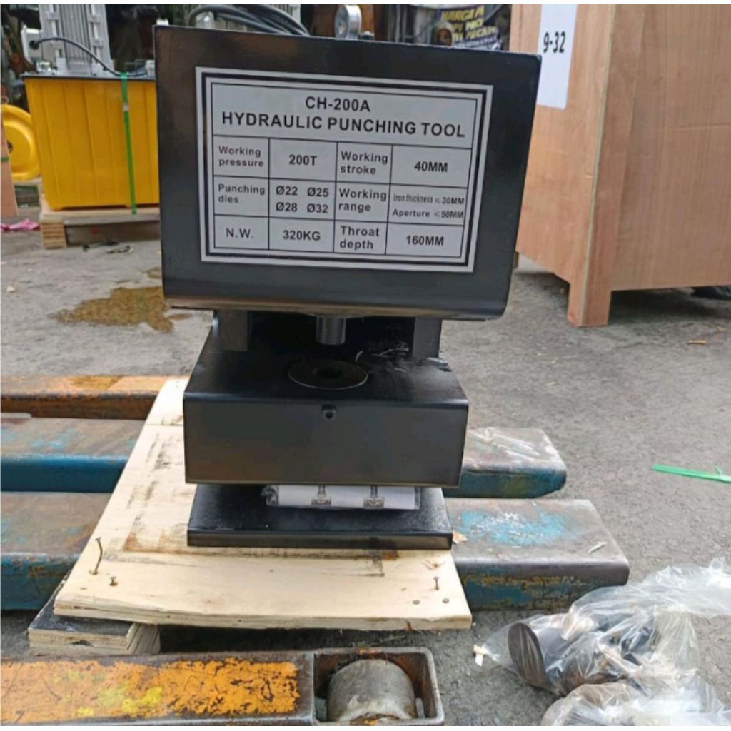 hydraulic busbar punching CH - 200 alat pelubang plat besi 200 ton