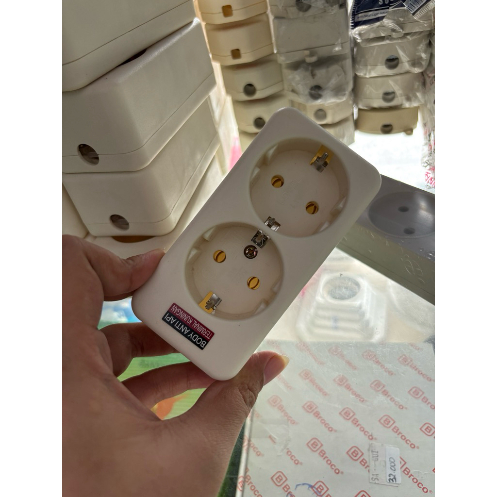 LOYAL Stop Kontak Outbow Colokan Listrik Tanpa Kabel