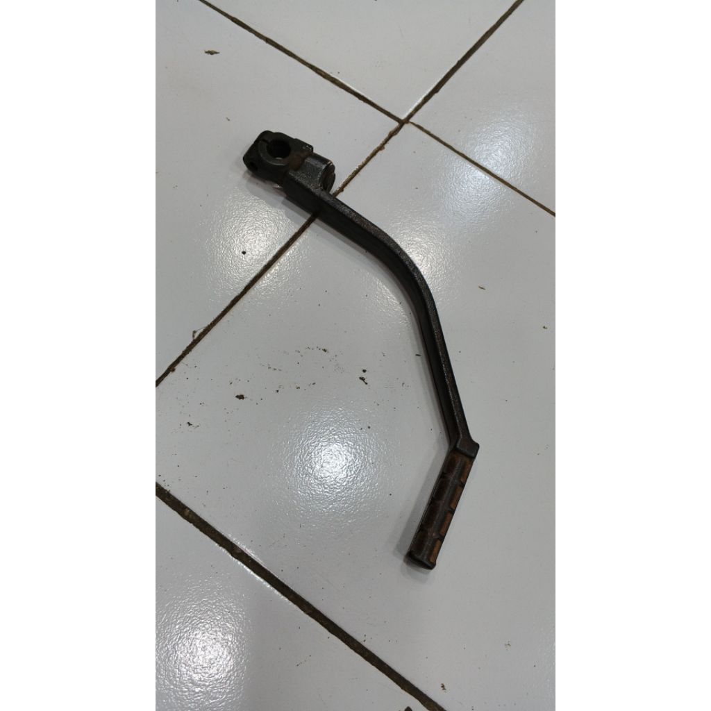 Kick starter satria Fu