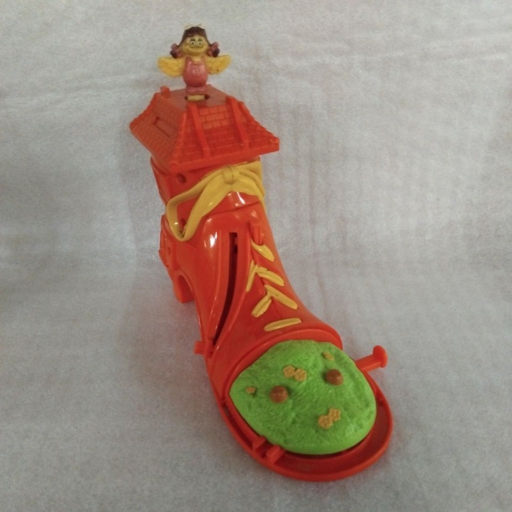 Maskot McD Ronald Sepatu 1999