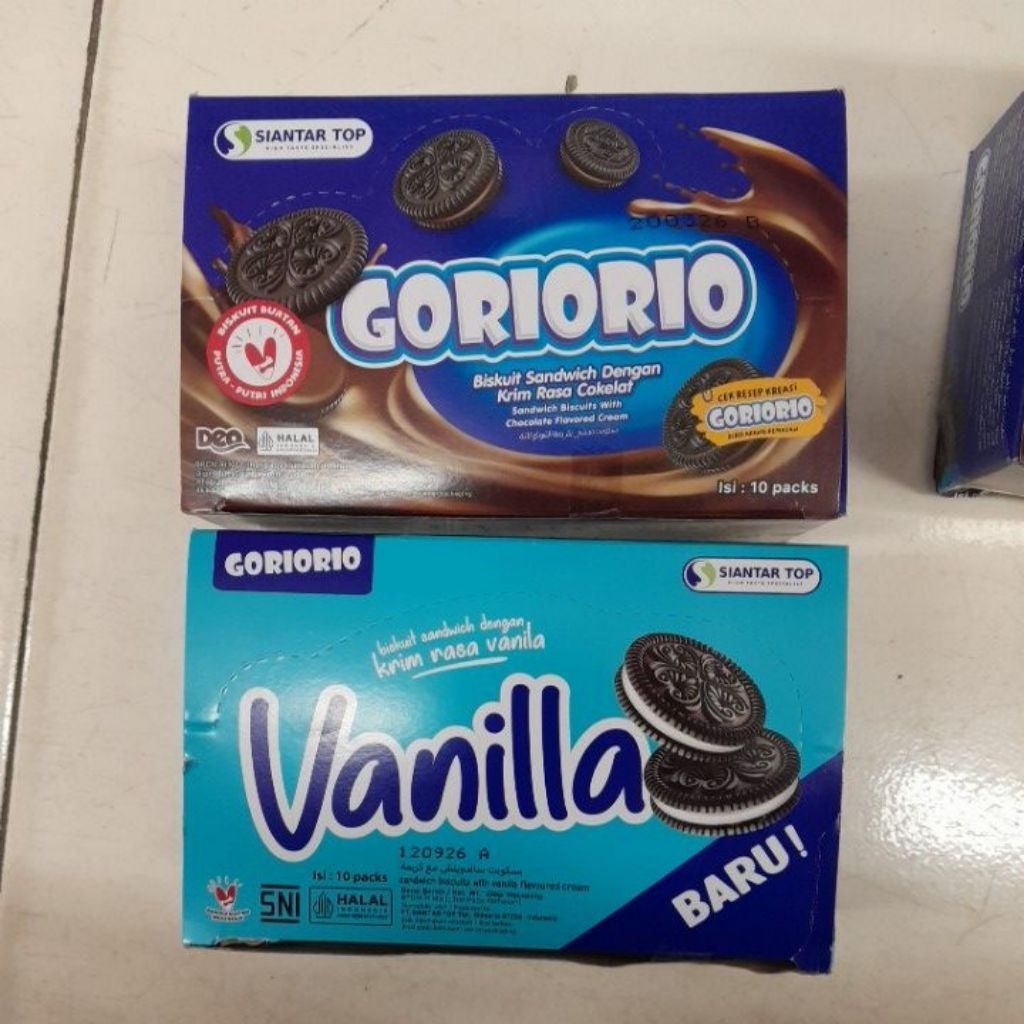 Goriorio biskuit sandwich Per Box ( isi 10 ) rasa Coklat / Vanila