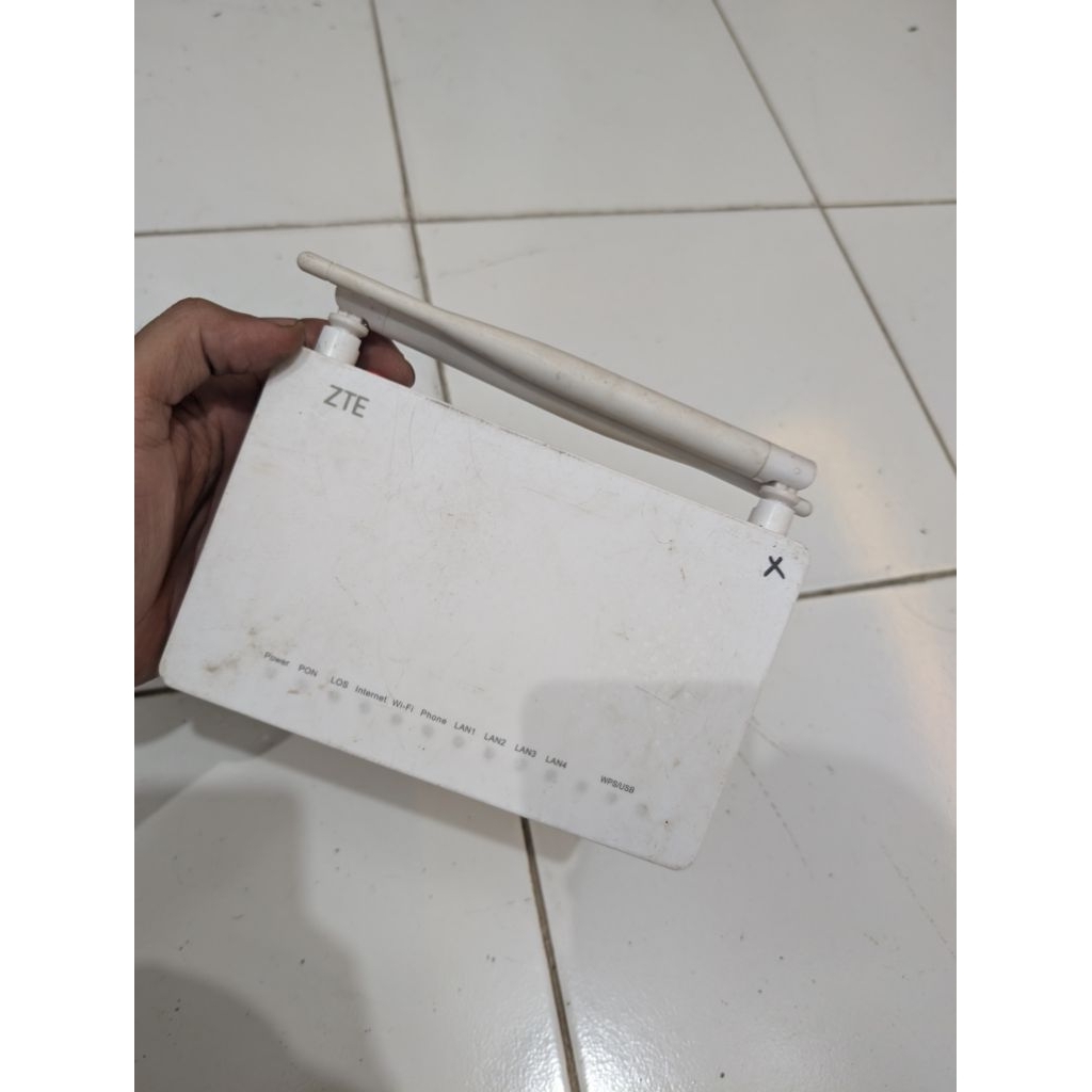 ROUTER ZTE MODEL : ZXHN F660, GPON ONT. KONDISI RUSAK MATI. UNIT ONLY