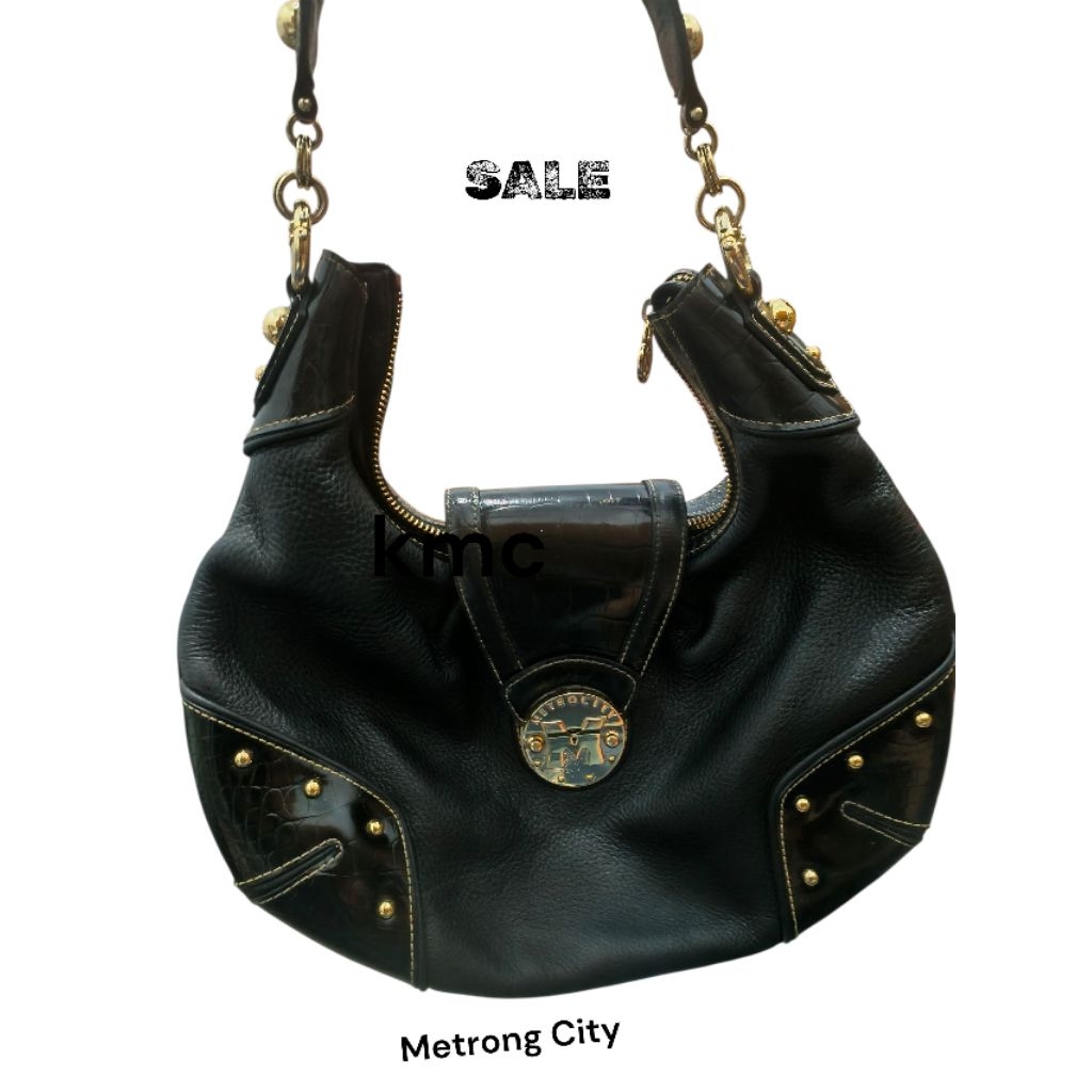 Tas bahu hobo super mewah nan cantik dari Metro City...hitam metalik..my preloved-like new.