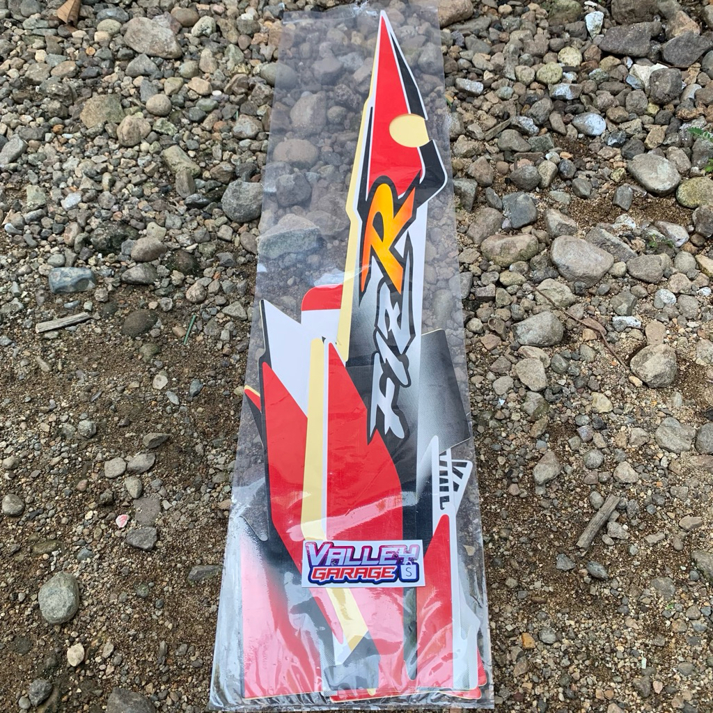 stiker Striping F1zr  f1zr Tahun 2002 merah putih