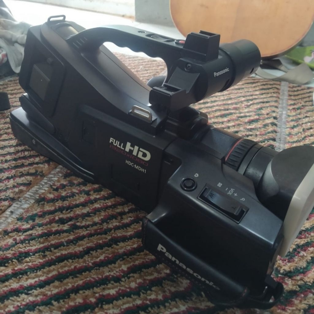 Camcorder Panasonic HDC-MDH1 / Kamera Shooting Reporter Broadcasting