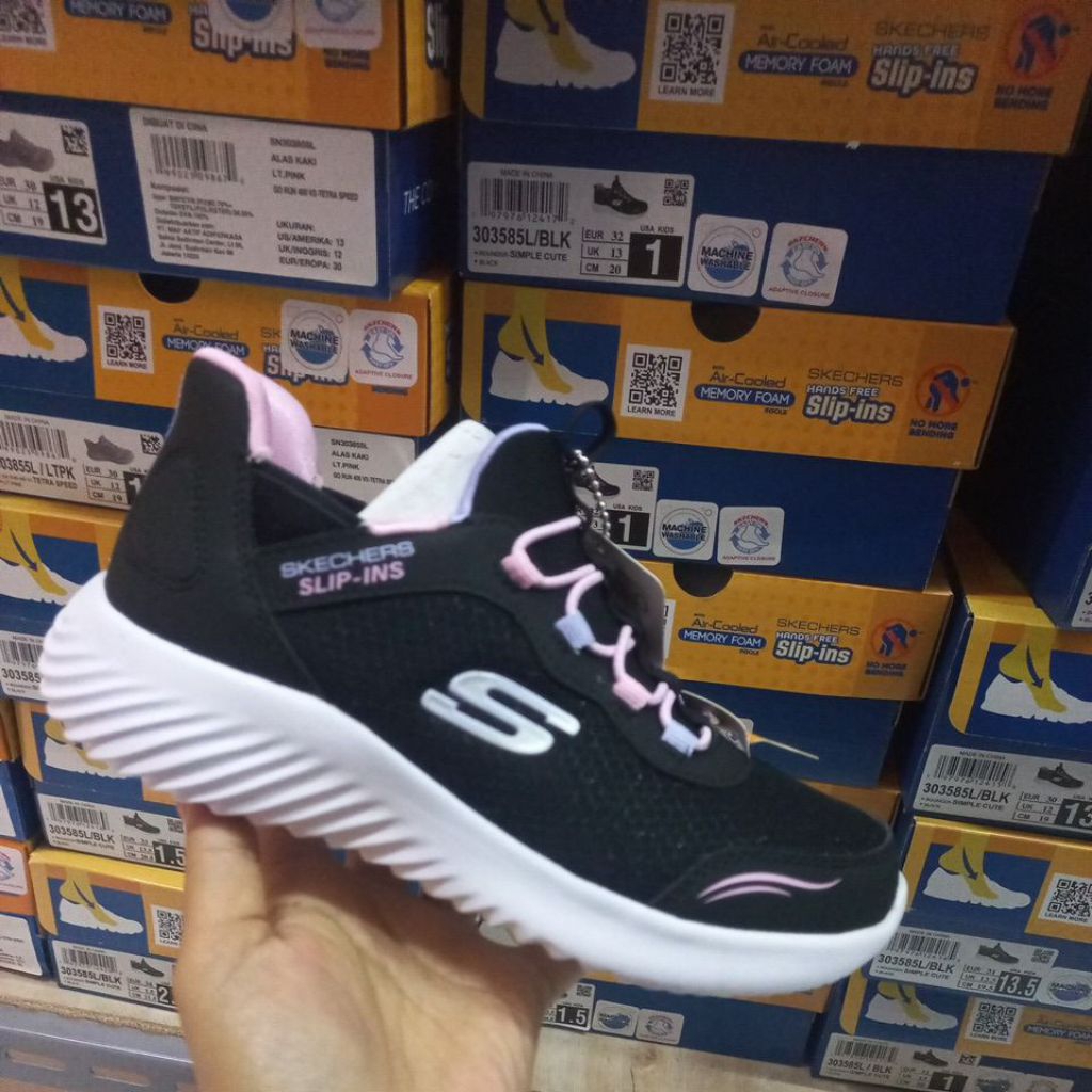 Skechers Slip in Grils-Black