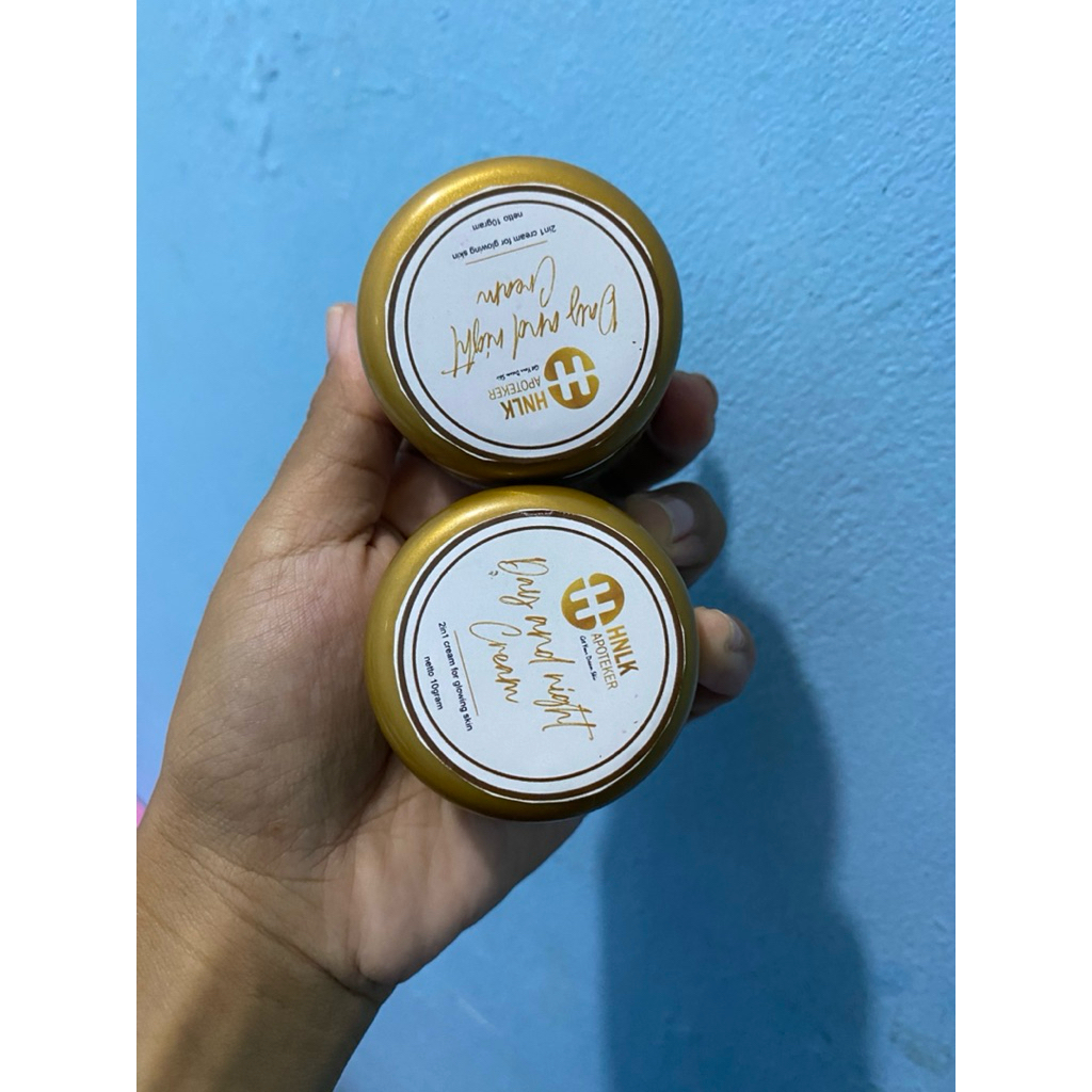 Cream 2in1 Cream pagi,siang&malam Pemutih wajah