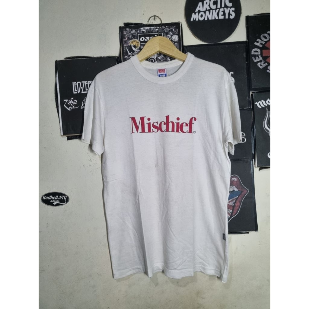 kaos mischief putih