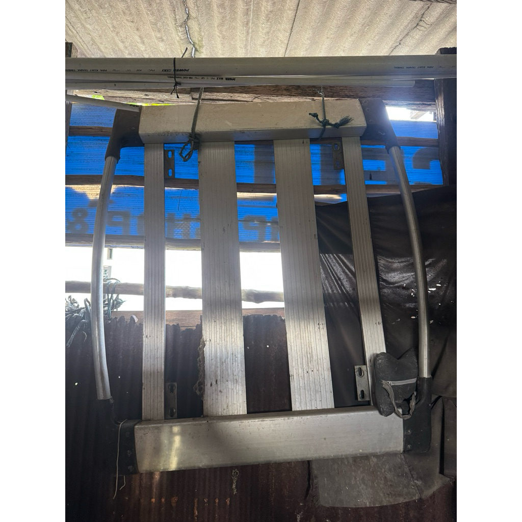 rak bagasi second mobil