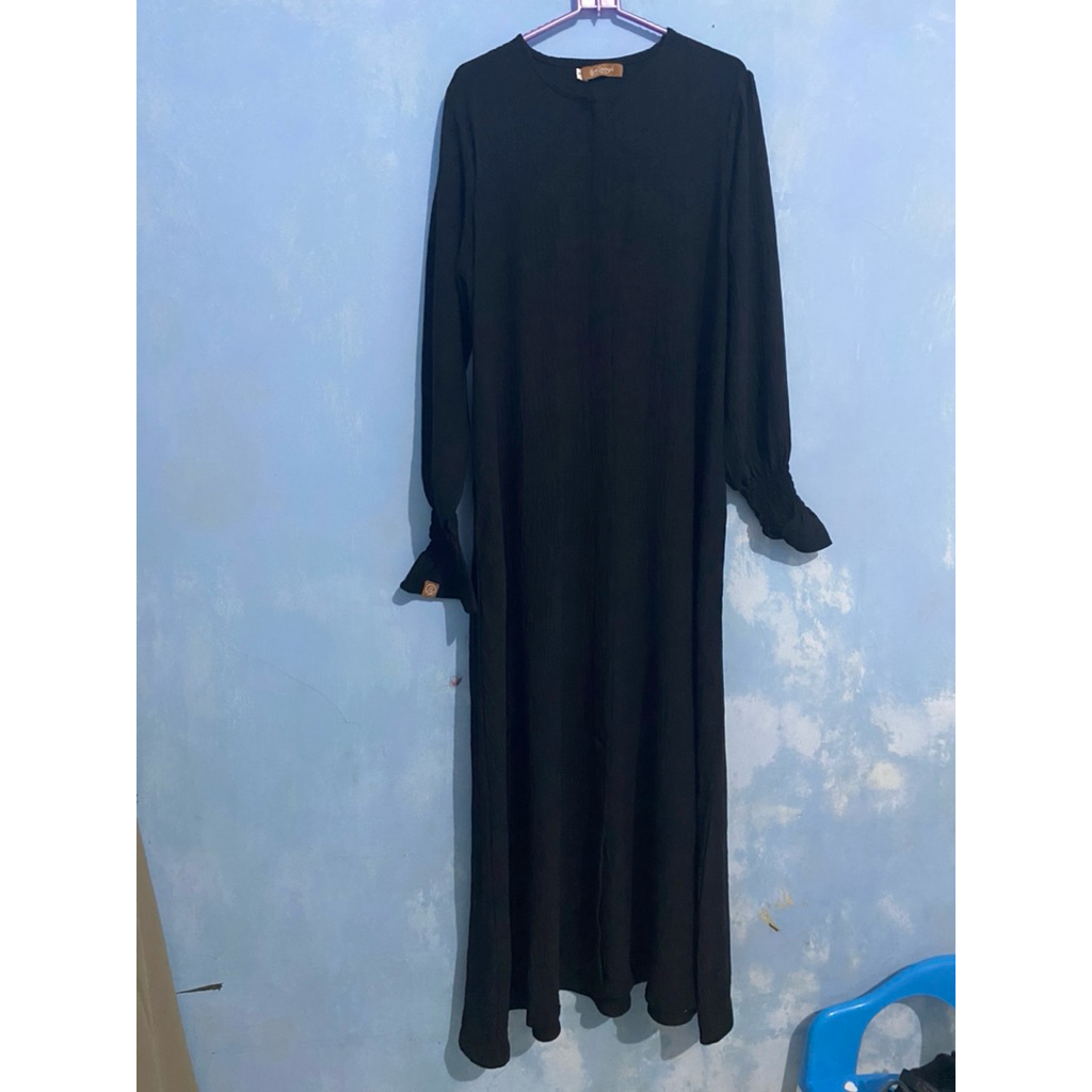 Preloved Mahia Dress by Bellezash