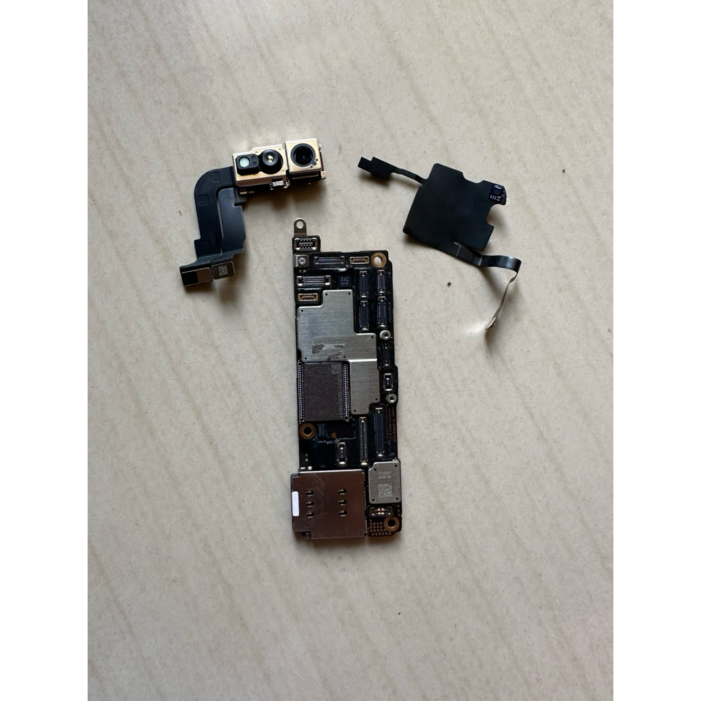 mesin+face id iiphone 15 pro lock akun icloud eks ibox