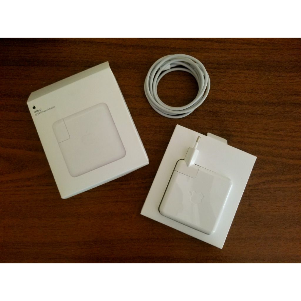 Charger Macbook Pro 87 Watt type c to c