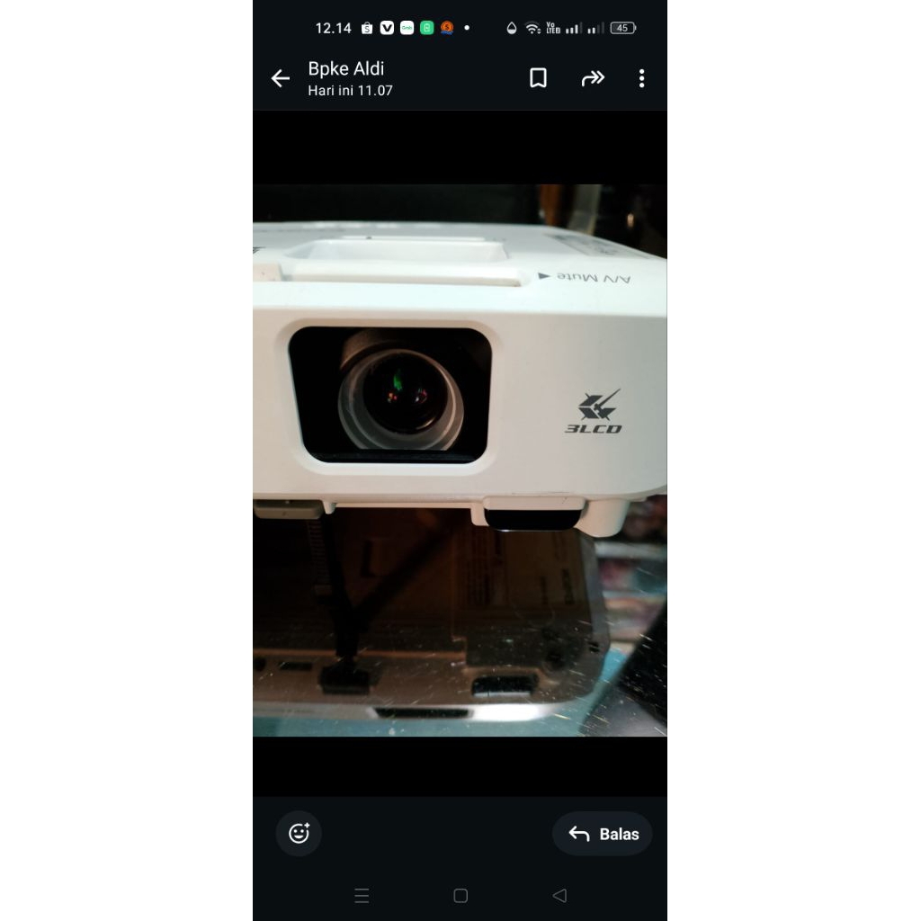 proyektor Epson x500