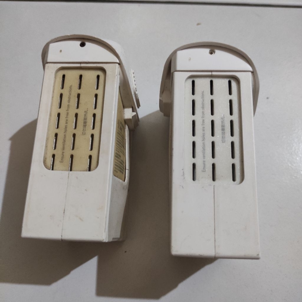 Batere Phantom 4 Kondisi Bekas (2 buah original), ada barcode