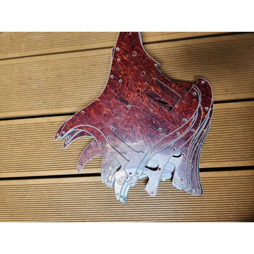 Pickguard Gitar Stratocaster Tortoise HSS Squier Fender