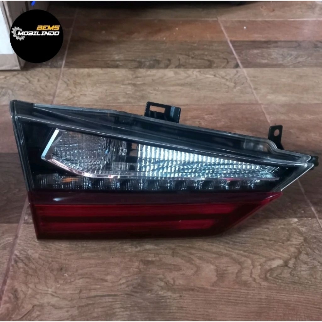 Reflektor Lampu Bagasi Lexus RX200 RX300 kiri Original