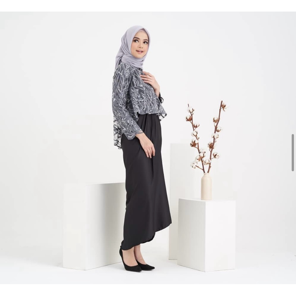 Gamis Dealova Busui Friendly - Kaftan Kerancang Brukat Outer Permanen Hitam Abu – Preloved