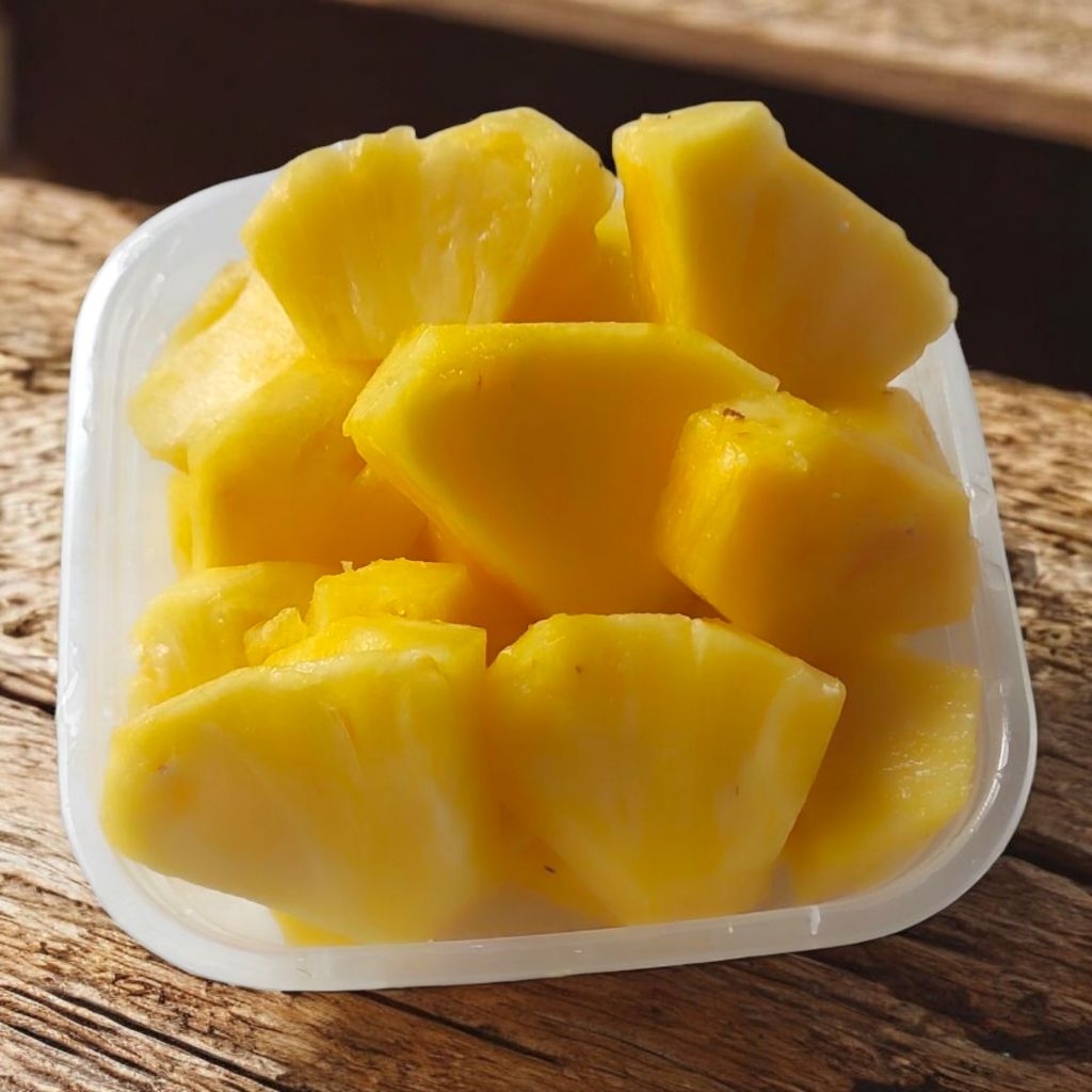 Buah nanas Honi Sunpride potong - Andira Fresh