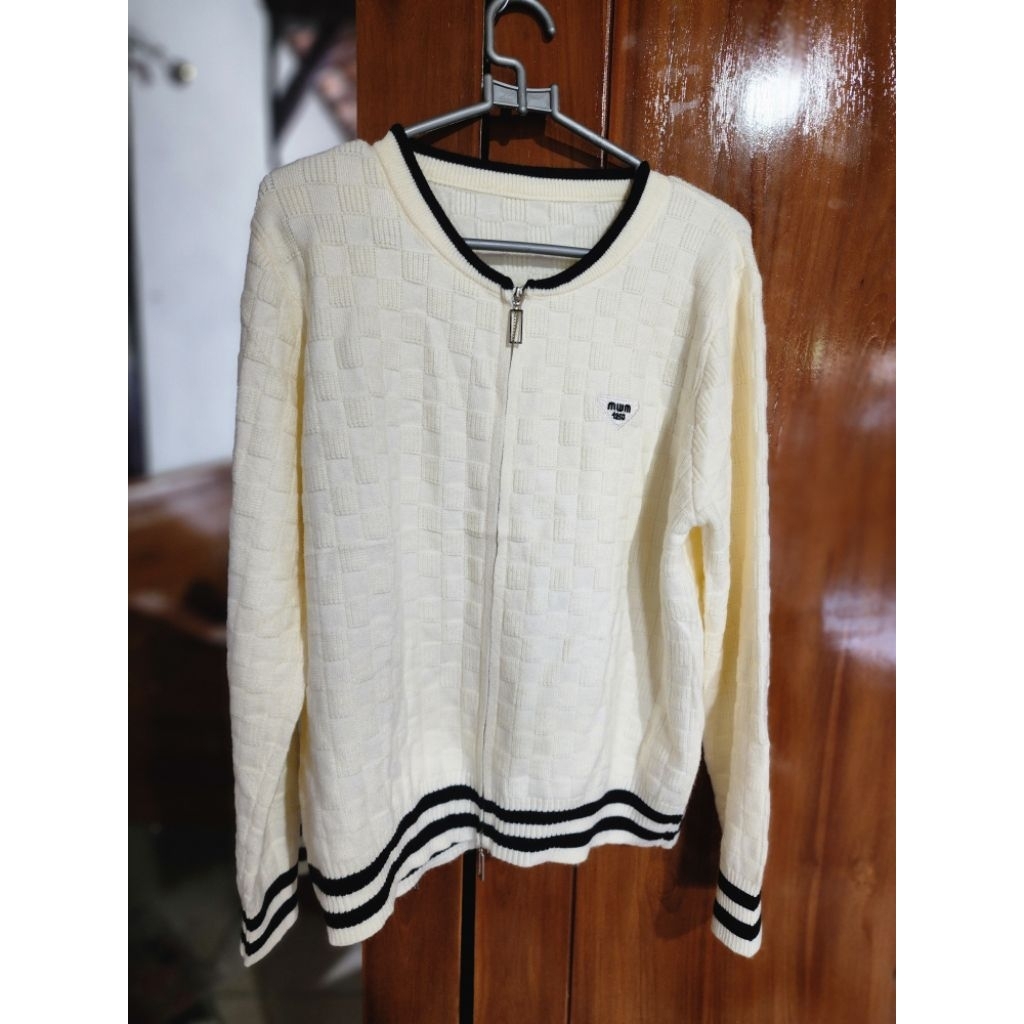 cardigan miu miu ld sampai 120