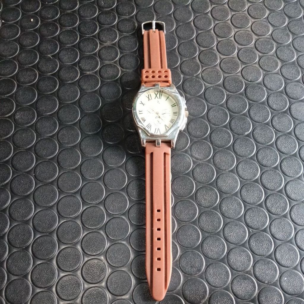 jam tangan pria rusak mati