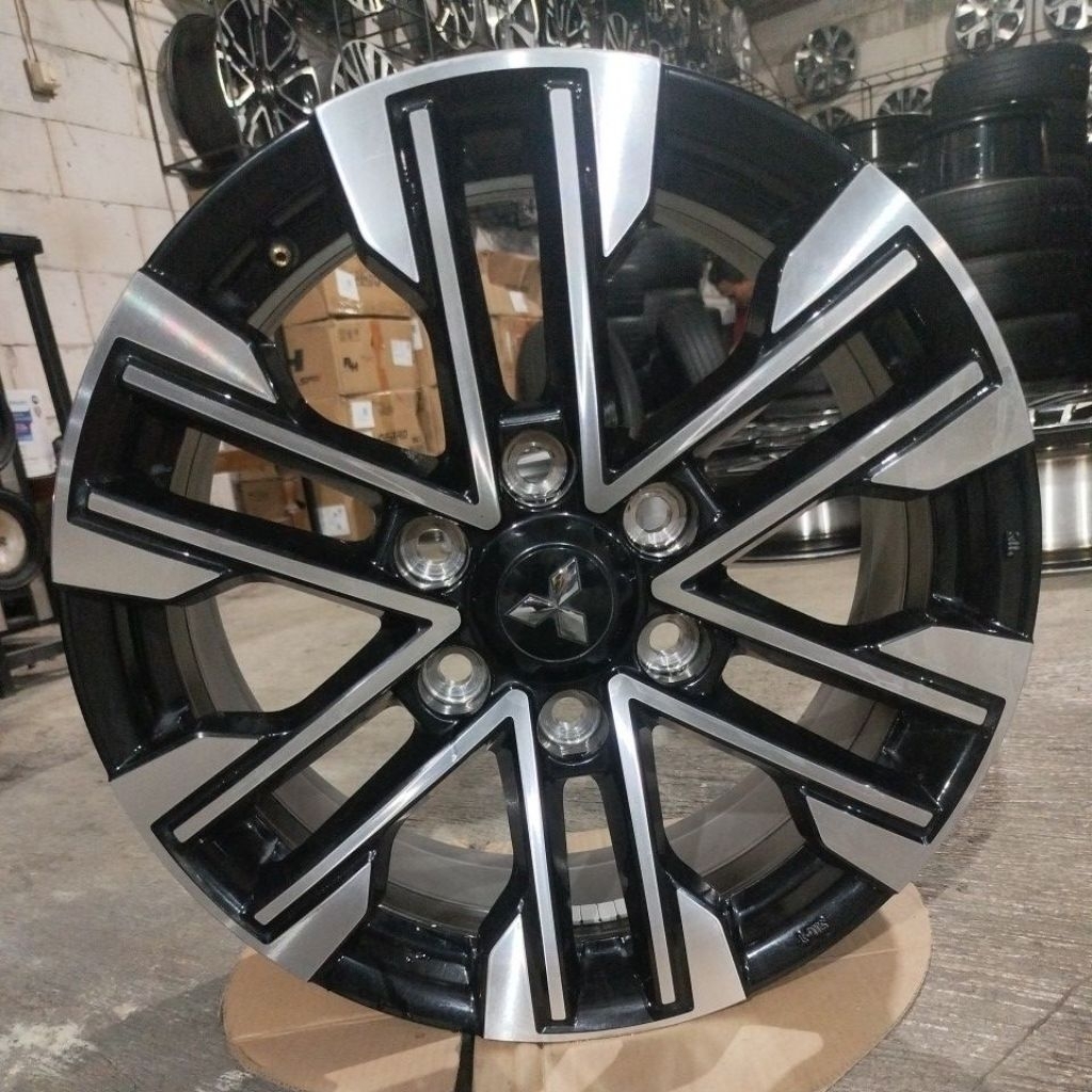 velg pajero dakar 2021-2024 R18 original. satuan