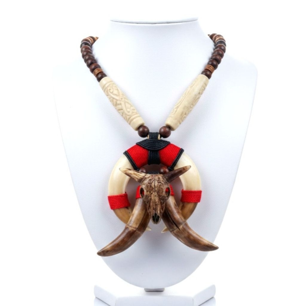 Kalung Etnik Variasi Tengkorak Kepala Sapi Replika Kalung Resin Unik Kalung Aksesoris Dayak
