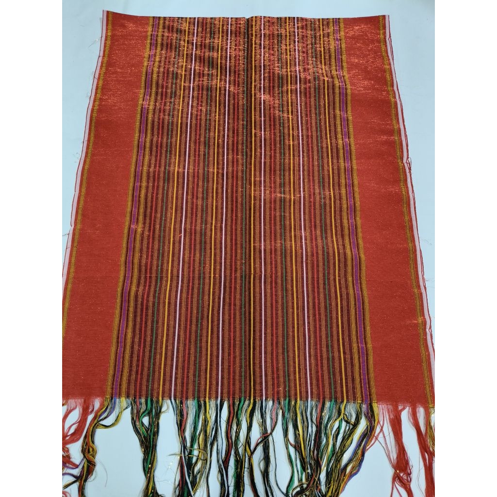 Uis nipes penari wanita adat karo