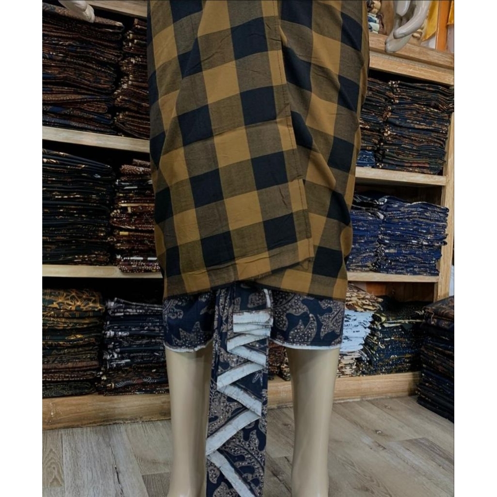 Saput Endek Motif Kotak Tanpa Tepi