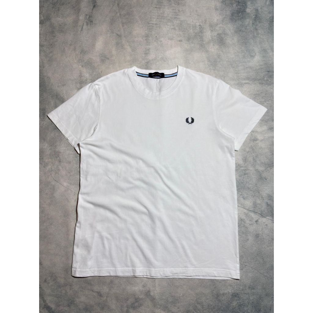 Kaos Putih Fred Perry