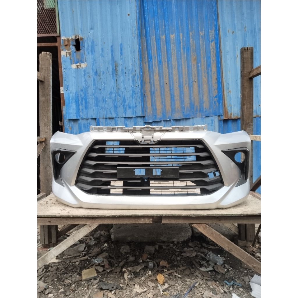 bumper depan avanza 2022-2025