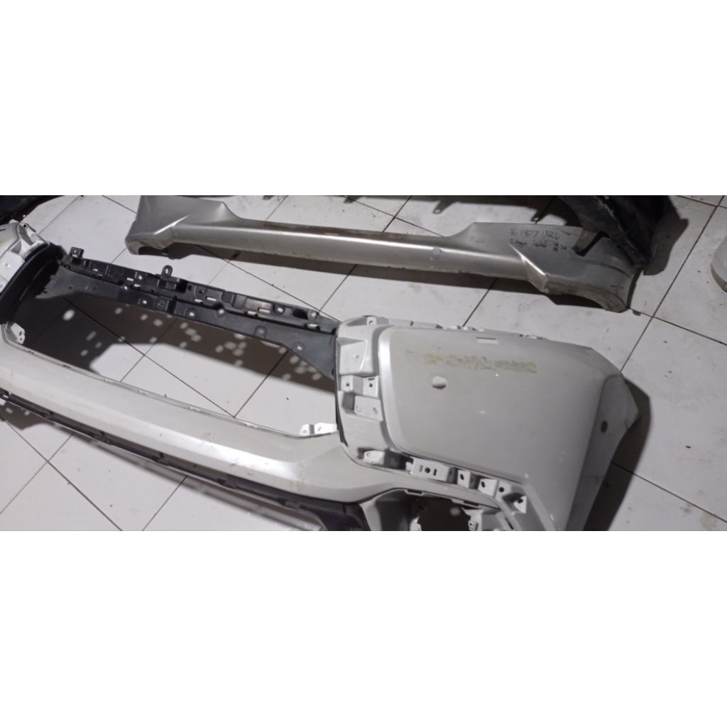 bumper bemper depan MITSUBISHI pajero sport 2016 2017 2018 original