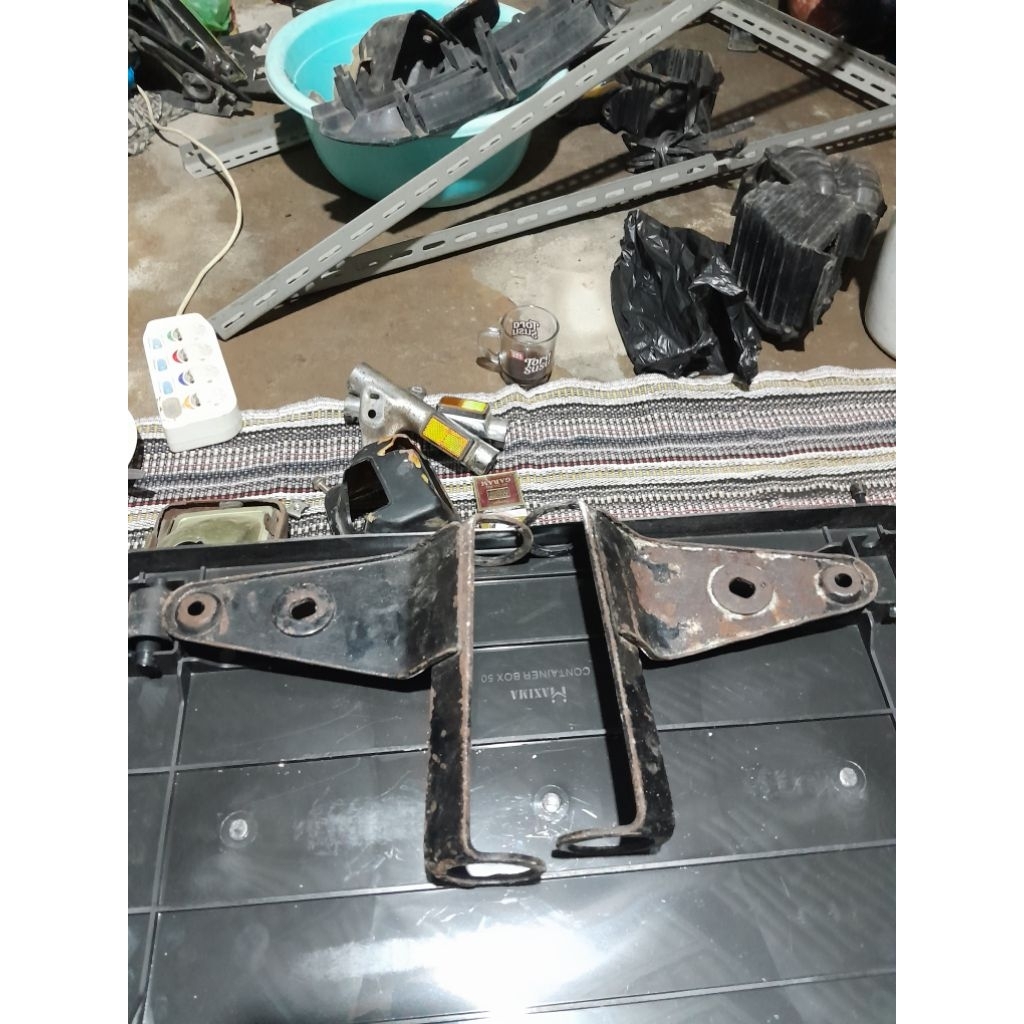 kupingan lampu depan suzuki ts 125 original