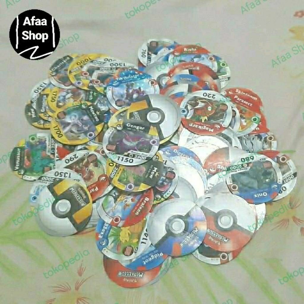 Kartu choki-choki 2020 Pokemon medallion kuning, biru, merah campur