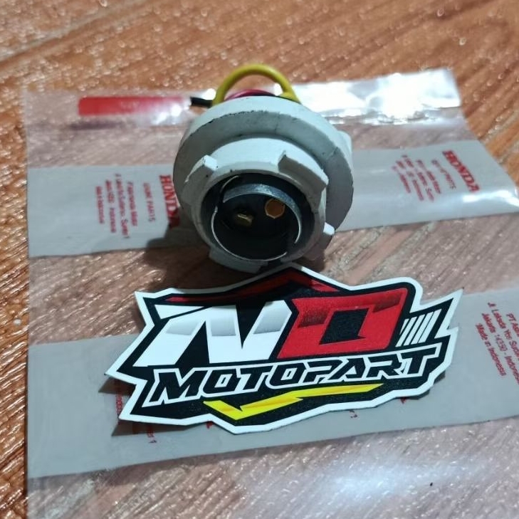 FITTING SOKET STOP LAMP LAMPU BELAKANG BEAT FI BEAT DELUXE BEAT STREET SCOOPY FI BLADE 110 BLADE 125