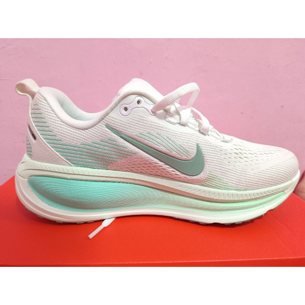 Nike Vomero 18