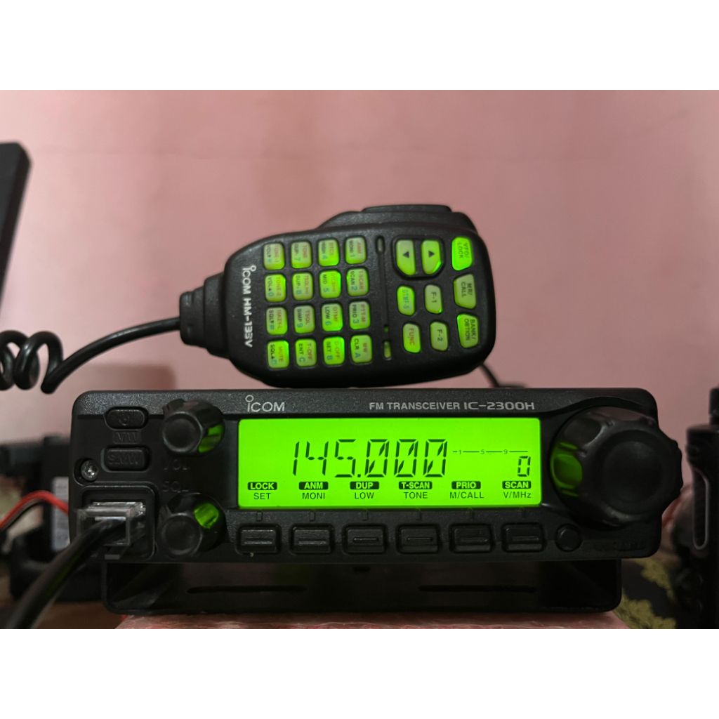 Rig Icom 2300