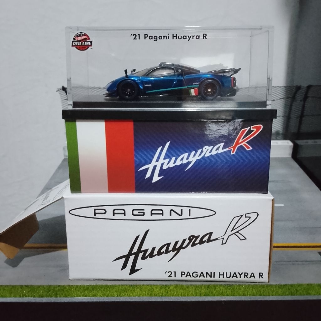 Hot wheels rlc 21 pagani huayra R blue