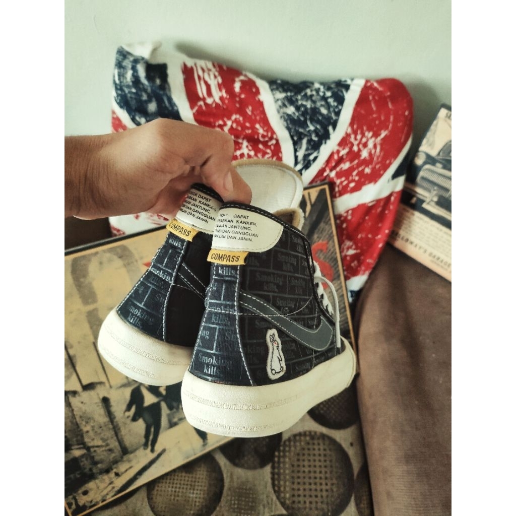 compass x fxxking rabbits smoking kills