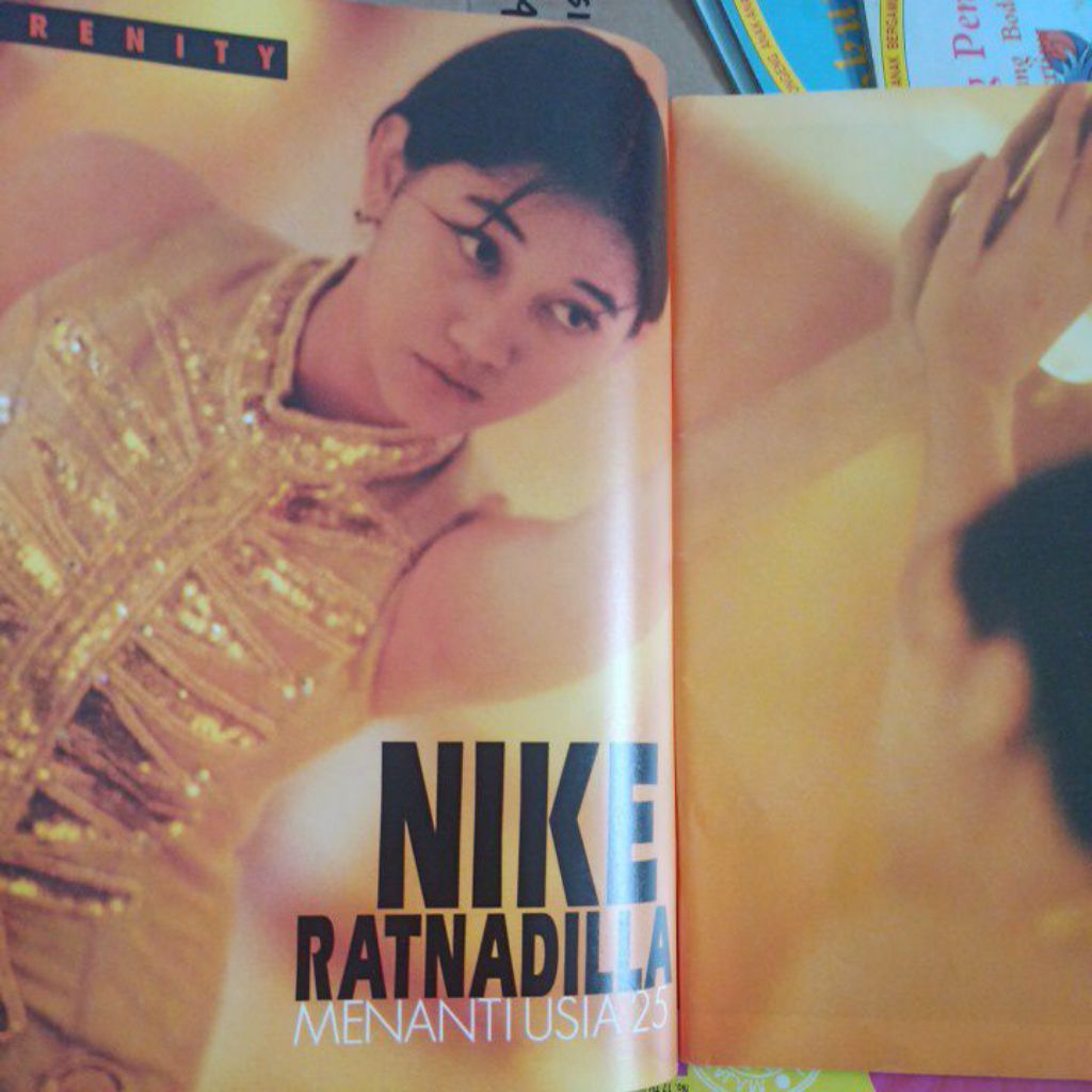 Majalah Nike Ardilla langka 10 halaman foto2 jernih tahun 1994
