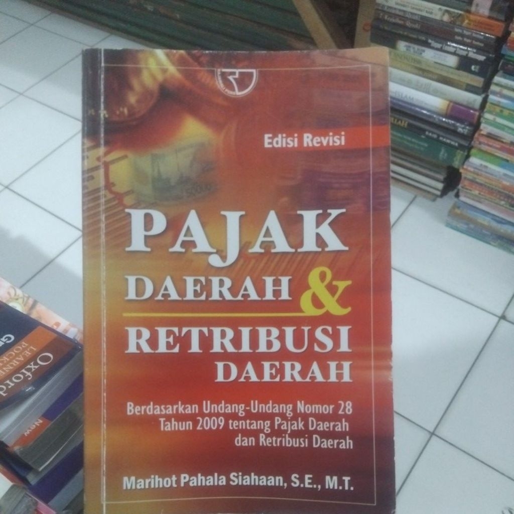 Buku bekas Pajak Daerah dan retribusi daerah (Original)