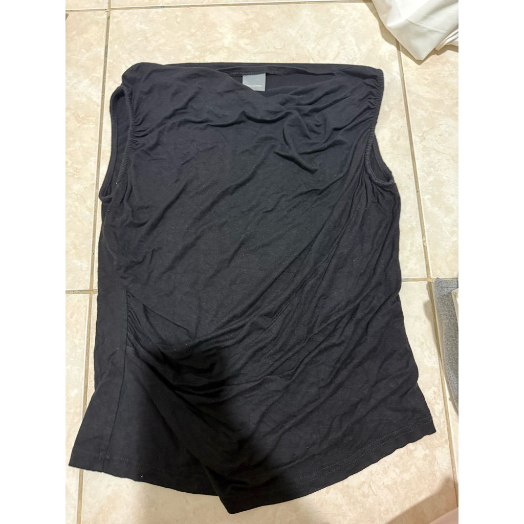 Preloved Mahalini X This Is April Atasan Hitam Wanita Kekinian Sleeveless Top